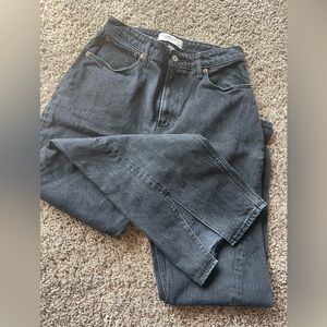 ABERCROMBIE AND FITCH 90s relaxed Jean high rise!